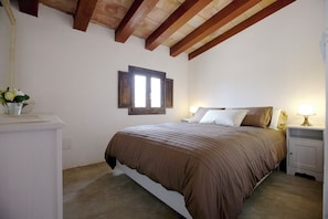 2 slaapkamers, een strijkplank/strijkijzer, wifi, beddengoed