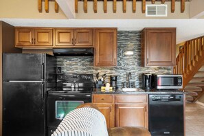 Condo, Multiple Beds, Balcony, Garden View (Branson Getaway) | Private kitchen | Coffee/tea maker - Branson Getaway - Condo for 6 in Epic Location! (Branson)