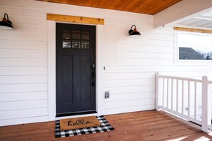 Exterior - Quail Creek (Lake Geneva)