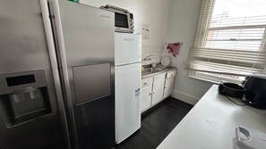 Private kitchen - Rob Roy Hotel Room 1 (Adelaide)