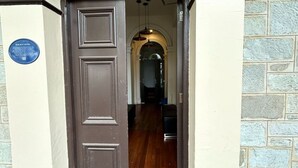 Exterior detail - Rob Roy Hotel Room 1 (Adelaide)