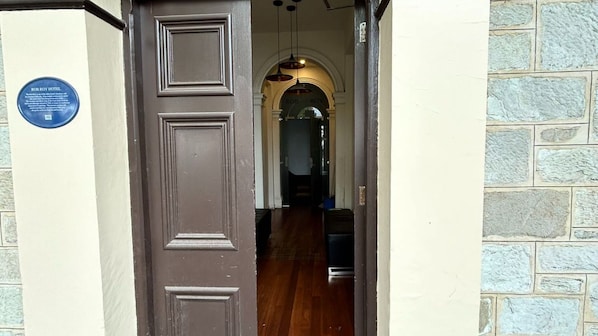 Exterior detail - Rob Roy Hotel Room 1 (Adelaide)