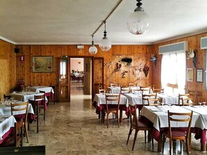 Dining - Hotel Bellavista (Civo)