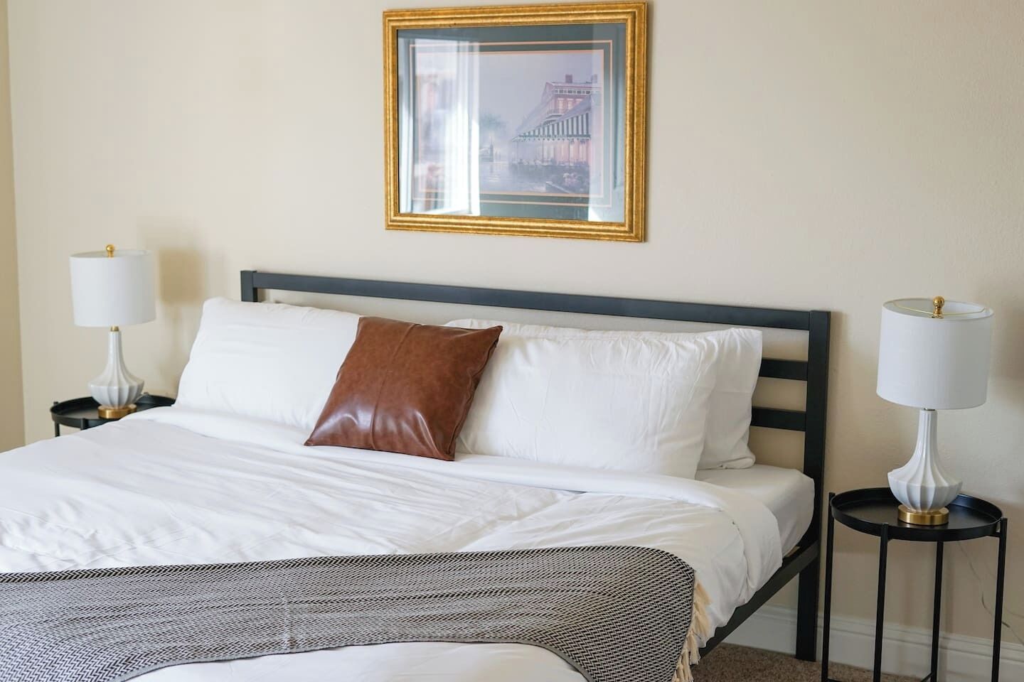 Schreibtisch, Bügeleisen/Bügelbrett, kostenloses WLAN, Bettwäsche