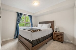 3 habitaciones, escritorio, tabla de planchar con plancha y wifi gratis 