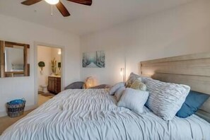 2 habitaciones, tabla de planchar con plancha, wifi y ropa de cama 