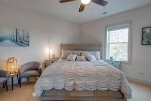 2 bedrooms, iron/ironing board, WiFi, bed sheets - Restful, Chic East Nashville Getaway (Nashville)