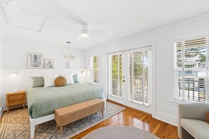 3 Schlafzimmer, Schreibtisch, Bügeleisen/Bügelbrett, WLAN