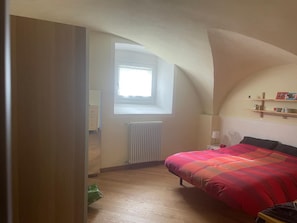 2 chambres, fer et planche Ă repasser, Wi-Fi, draps fournis
