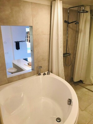 Shower, hair dryer, towels, soap - Casa Disa, Apartment, a Boutique Guesthouse in family friendly Laugardalur Park (Reykjavík)