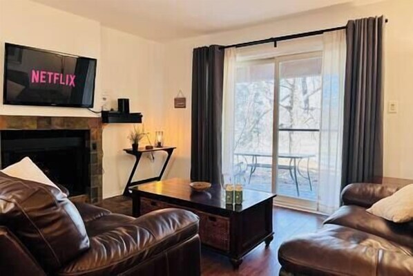 Télévision, cheminée