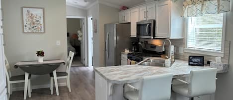 電子レンジ、オーブン、コンロ、食器洗い機