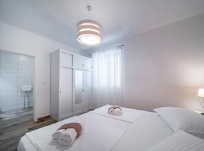 2 عدّة غرف نوم ومكواة/لوح كي وواي فاي