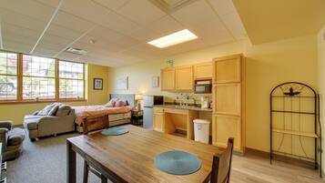 1 Schlafzimmer, Schreibtisch, Internetzugang, Bettwäsche