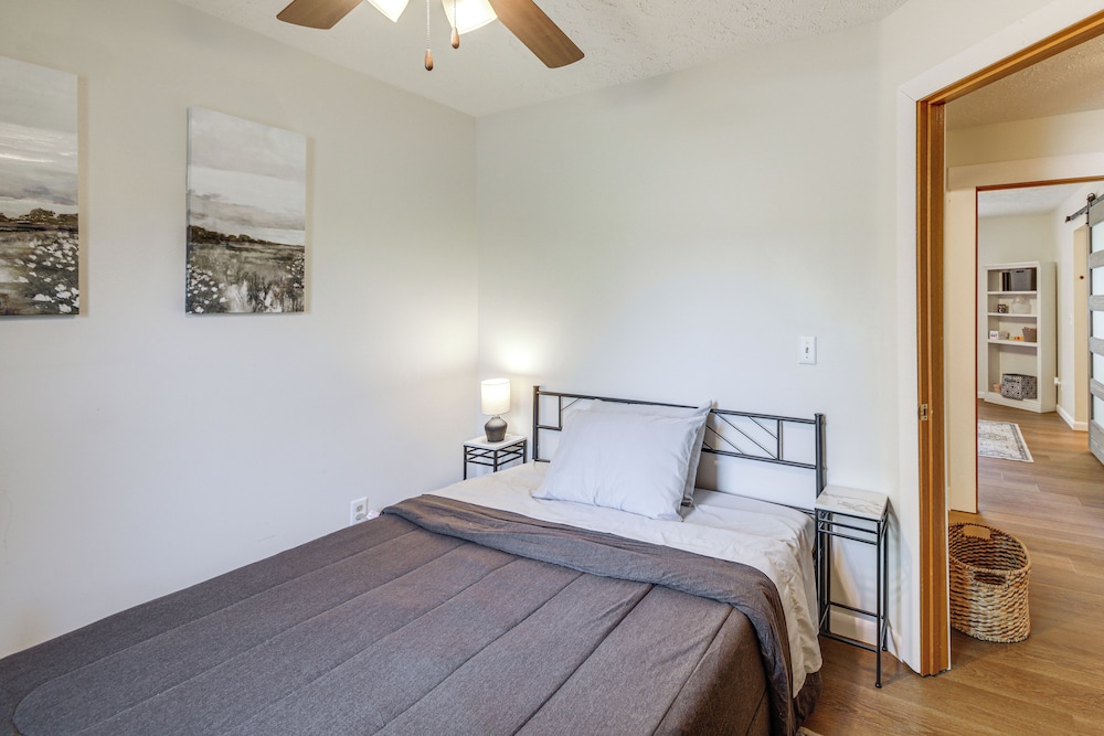 Lovely Terre Haute Home w/ Private Yard & Hot Tub! Terre Haute Vrbo