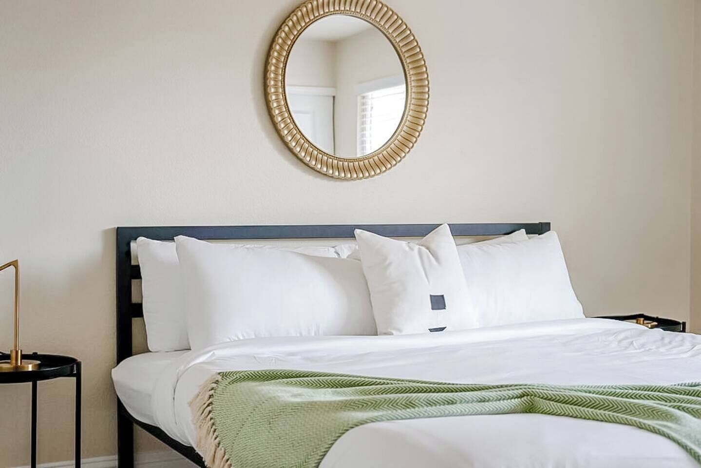 Schreibtisch, Bügeleisen/Bügelbrett, kostenloses WLAN, Bettwäsche