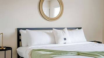 Schreibtisch, Bügeleisen/Bügelbrett, kostenloses WLAN, Bettwäsche