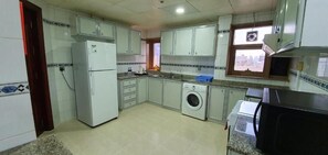 Standard Apartment | Private kitchen | Fridge, microwave, oven, cookware/dishes/utensils - Ivory Hotel Apartment (Abu Dhabi)