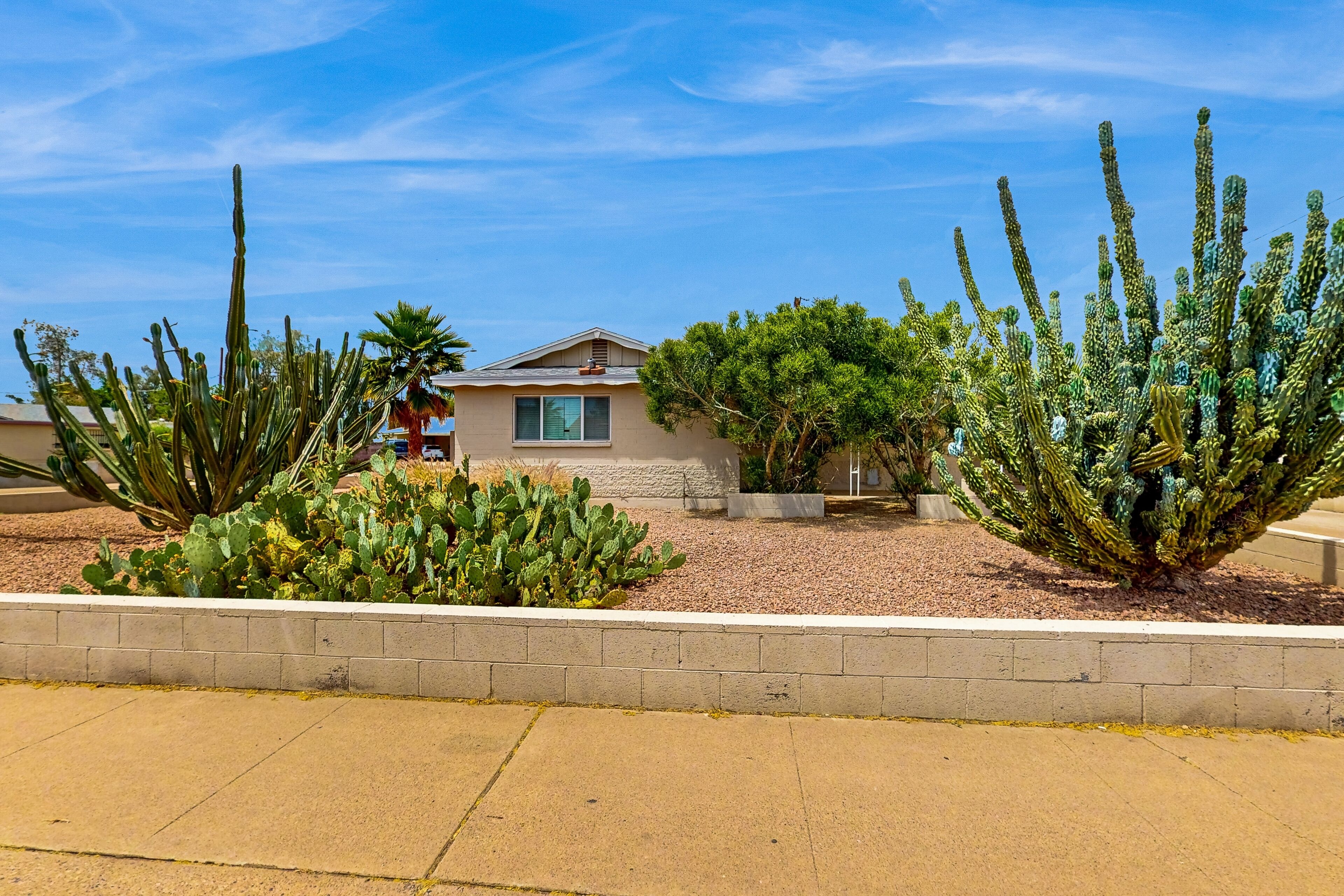 Dog-friendly home with private pool, enclosed yard, washer/dryer, firepit