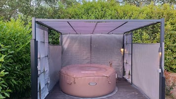 Outdoor spabad