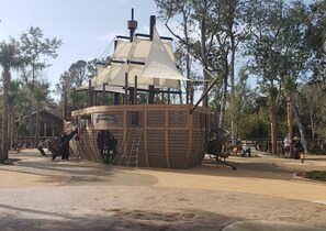 Children’s area - Ocean View Villa Steps to Coligny Beach, Balcony & Pool, Two Beach Bikes (163, Hilton Head Island,)