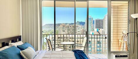 Iron/ironing board, internet, bed sheets