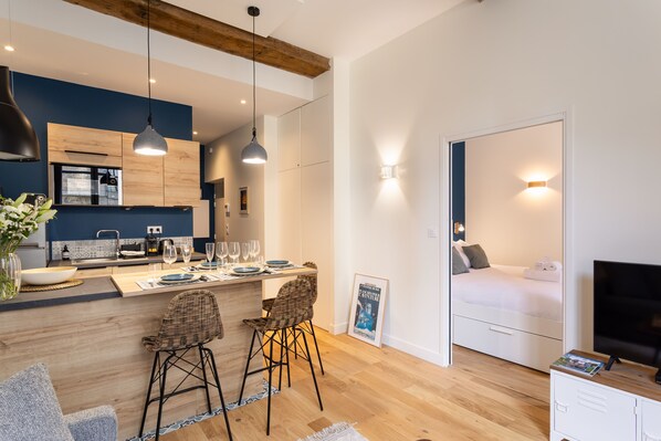 Kylskåp, mikrovågsugn, ugn och diskmaskin