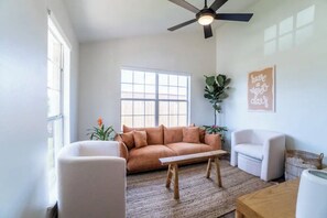Living area - Modern Cozy Home near Beach, OWA & Ball Parks (Foley)