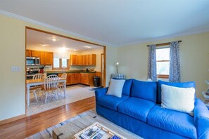 Smart TV - Pine & Sea- Best of Both On Barter's Island (Boothbay)