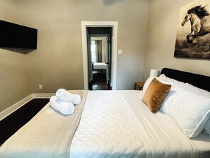 2 soverom, strykejern/-brett, reiseseng for barn og wi-fi