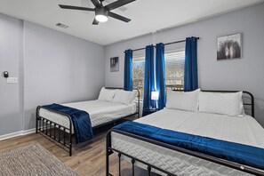 House (4 Bedrooms) | 4 bedrooms, bed sheets