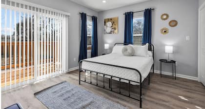 Retreat to a Brand-new Downtown Home 4br/3ba!
