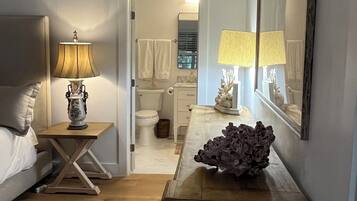 2 bedrooms, desk, iron/ironing board, travel crib