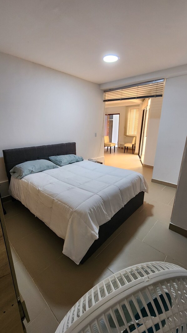 APTO 1B | Free WiFi, bed sheets - PILARICA GARDENS (Medellín)