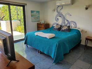 4 bedrooms, desk, free WiFi, bed sheets