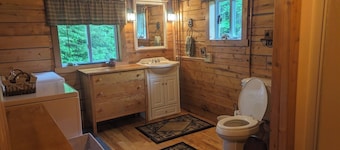 Cozy cabin in the Maine woods. Direct access to ATV/Snowmobile trails.