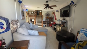 Smart TV, DVD player, books, music library - Lake Channel 'Brewhaus' Townhouse: 2 bedrooms with 6 levels on Lake Winnebago (Oshkosh)