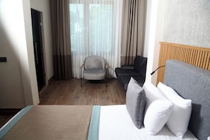 Junior Suite | Egyptian cotton sheets, premium bedding, minibar, in-room safe - Perge Pine Green (Antalya)