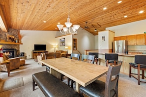 Dining - Woodbine Cabin | Big Sky (Big Sky)