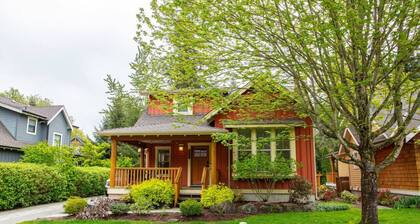 Ravenwood | 3 Bed Cabin with Pool & Hot Tub