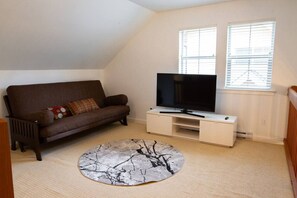 TV, fireplace, ping pong