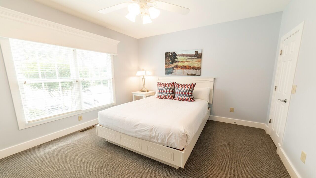 2 bedrooms, desk, iron/ironing board, travel cot