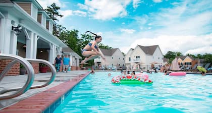 GREAT FAMILY FUN! SOMETHING FOR ALL! SUN-SURF! NEAR HISTORICAL WILLIAMSBURG!