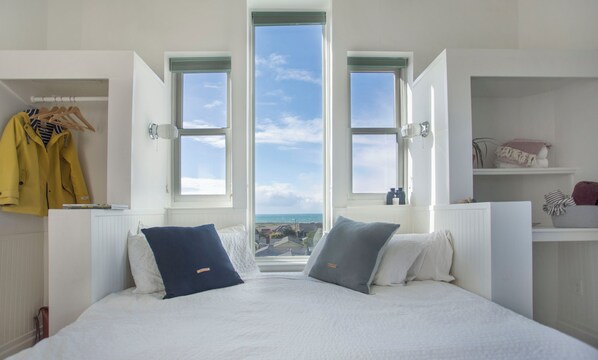 Panoramic Room, 1 King Bed, Jetted Tub, Ocean View (Not Pet Friendly) | Individually furnished, free WiFi, bed sheets