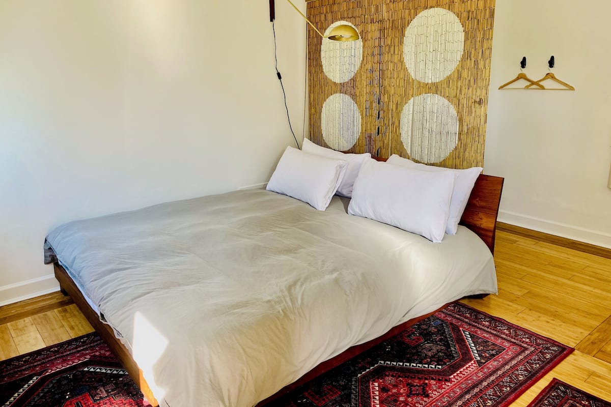 Comfort kamer, 1 kingsize bed, keuken | 1 slaapkamer, individueel gemeubileerd, gratis wifi, beddengoed