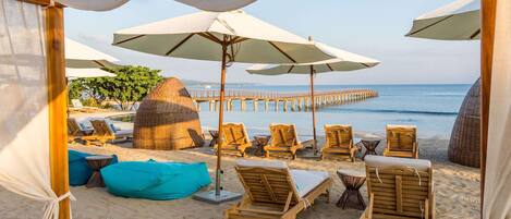 Beach nearby, beach towels