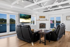 Smart TV, chimenea