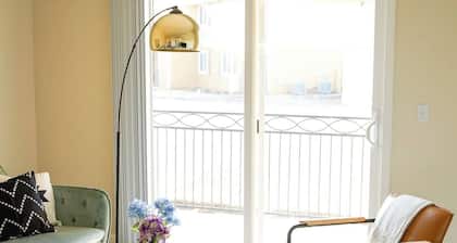 Sleepover | Dashing 1BD/1BA + Balcony - OKC