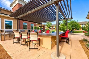 Outdoor dining - Sleepover | Dashing 1BD/1BA + Balcony - OKC (Oklahoma City)