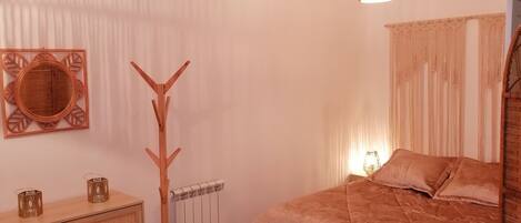 1 bedroom, travel crib, free WiFi, bed sheets